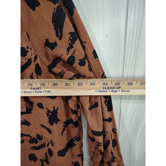 Milk & Honey Women's Rayon Button Up Roll Tab Sleeve Top Brown and Black Size XL - Picture 7 of 7